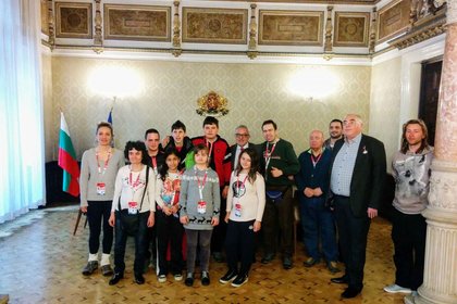 Посланик Сираков се срещна с детския отбор на България от параолимпийци по зимни спортове
